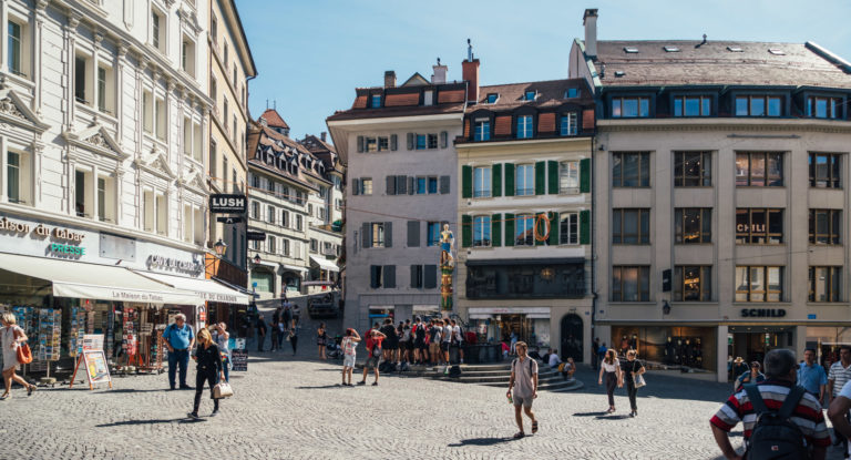 Place de la Palud et sa fontaine