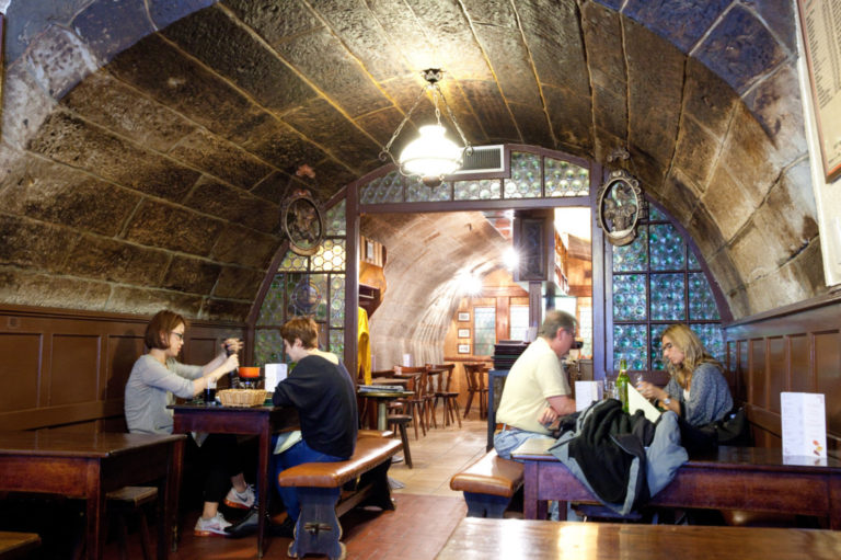 Où manger une fondue à Lausanne ? Lausanne Tourisme