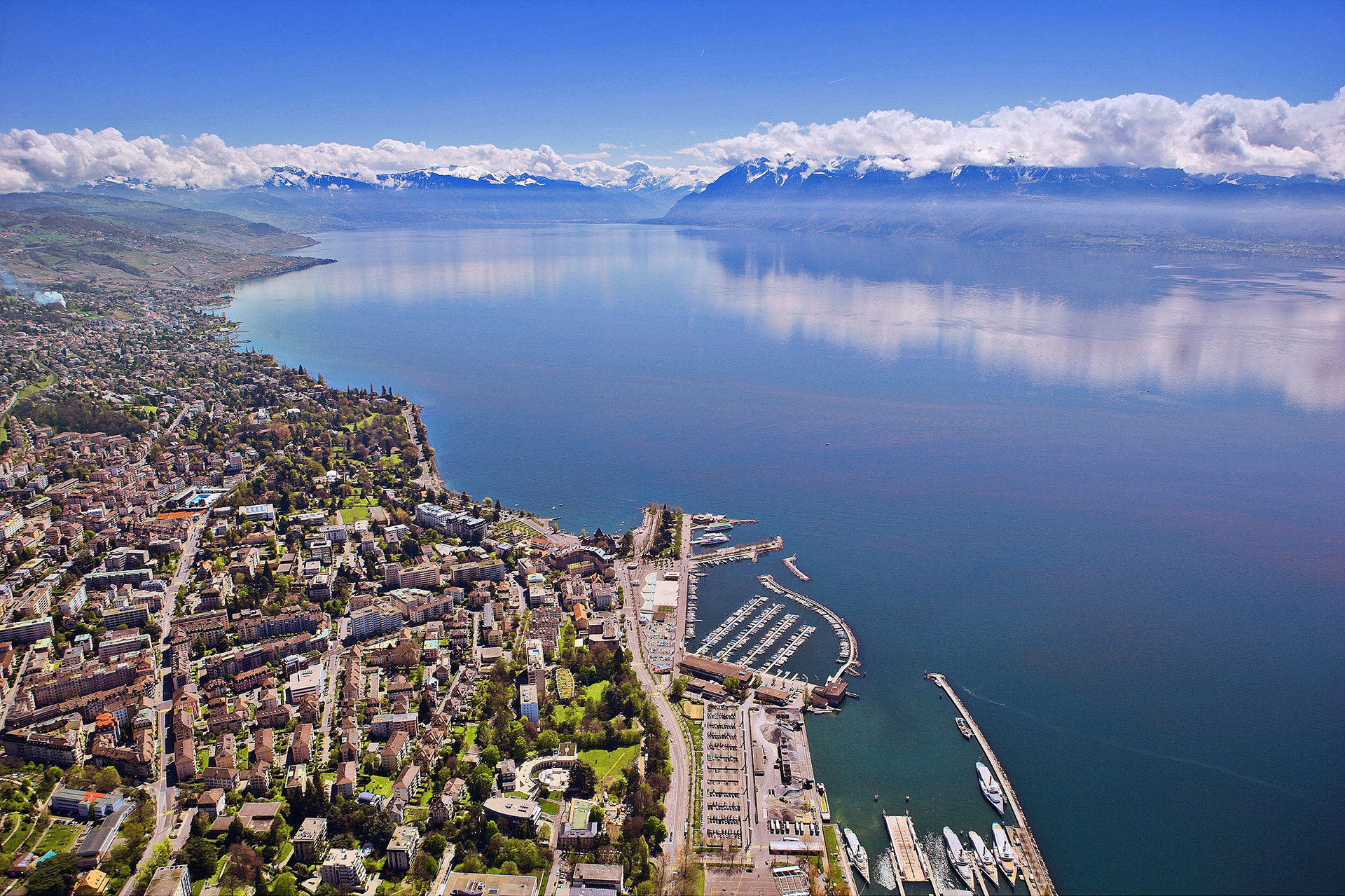 Lausanne, le Lac Léman, les Alpes