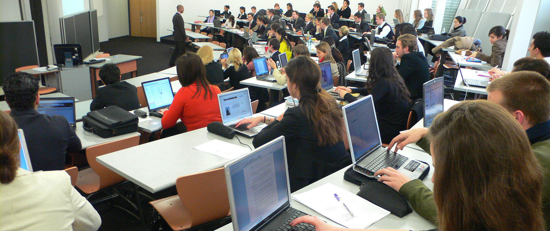 Cours d'informatique à l'Ecole hôtelière de Lausanne (EHL) Cours d'informatique à l'Ecole hôtelière de Lausanne (EHL)