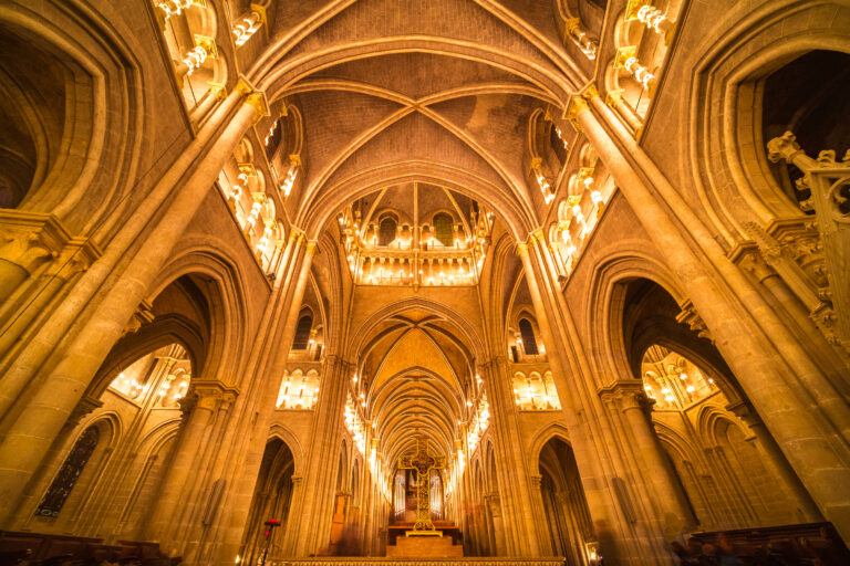 Cath&eacute;_illuminer