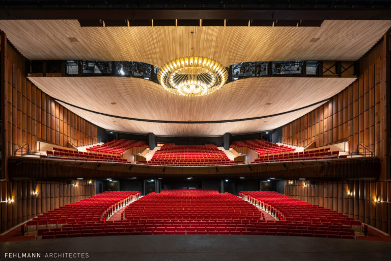 Theatre de Beaulieu renove.